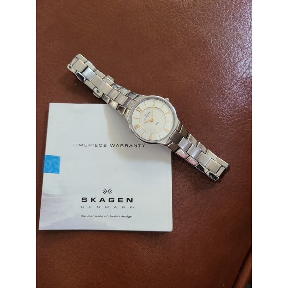Skagen  Women\'s  Stainless Steel Link Watch Needs Battery main image 7